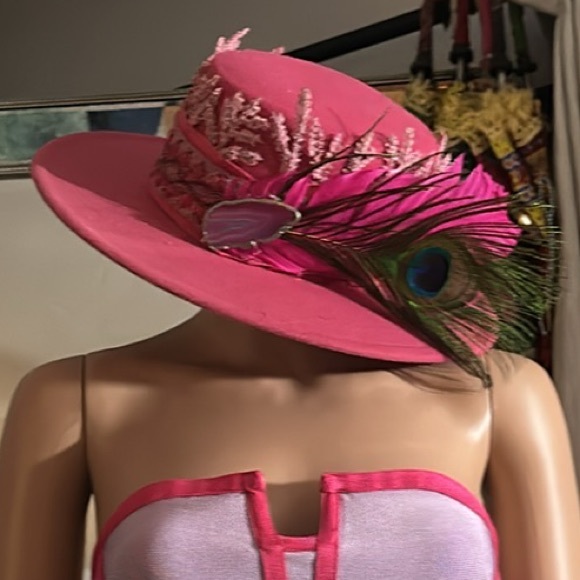 Hot pink large brim hat with agate crystal, and Peacock Feather. - Picture 2 of 3
